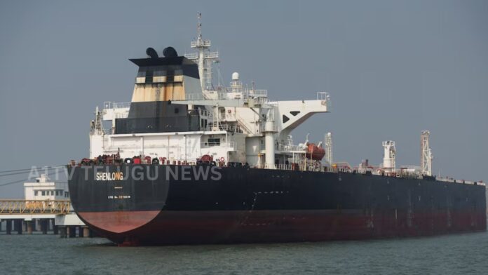 indian oil tankers in strait of hormuz amid iran us tensions