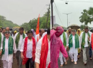 Ponnam Prabhakar participating in Guru Purnima celebrations at Kondagattu Anjaneya Swamy Temple