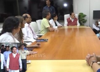 JP Nadda | నీట్ వివాదంలో కీలక పరిణామం.. గాయపడిన వారిని పరామర్శించిన జేపీ నడ్డా JP Nadda visiting injured protesters at RML Hospital in Delhi