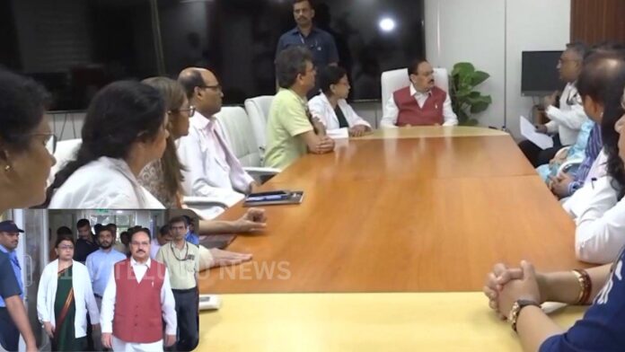 JP Nadda visiting injured protesters at RML Hospital in Delhi