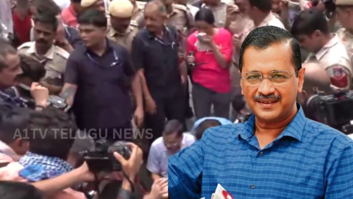 Arvind Kejriwal Protests Against E20 Fuel Policy, Marches Towards PM Residence