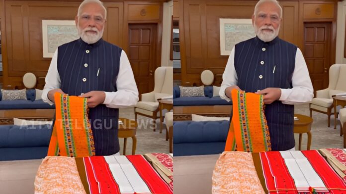 Prime Minister Narendra Modi urges citizens to support handloom weavers on National Handloom Day.